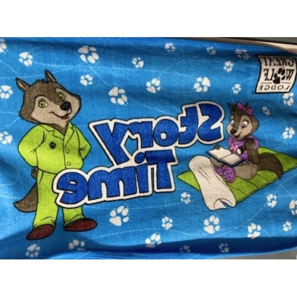 Great Wolf Lodge Story Time Blanket Kids 36x56 Blue Good Fleece Paw Print Wolf